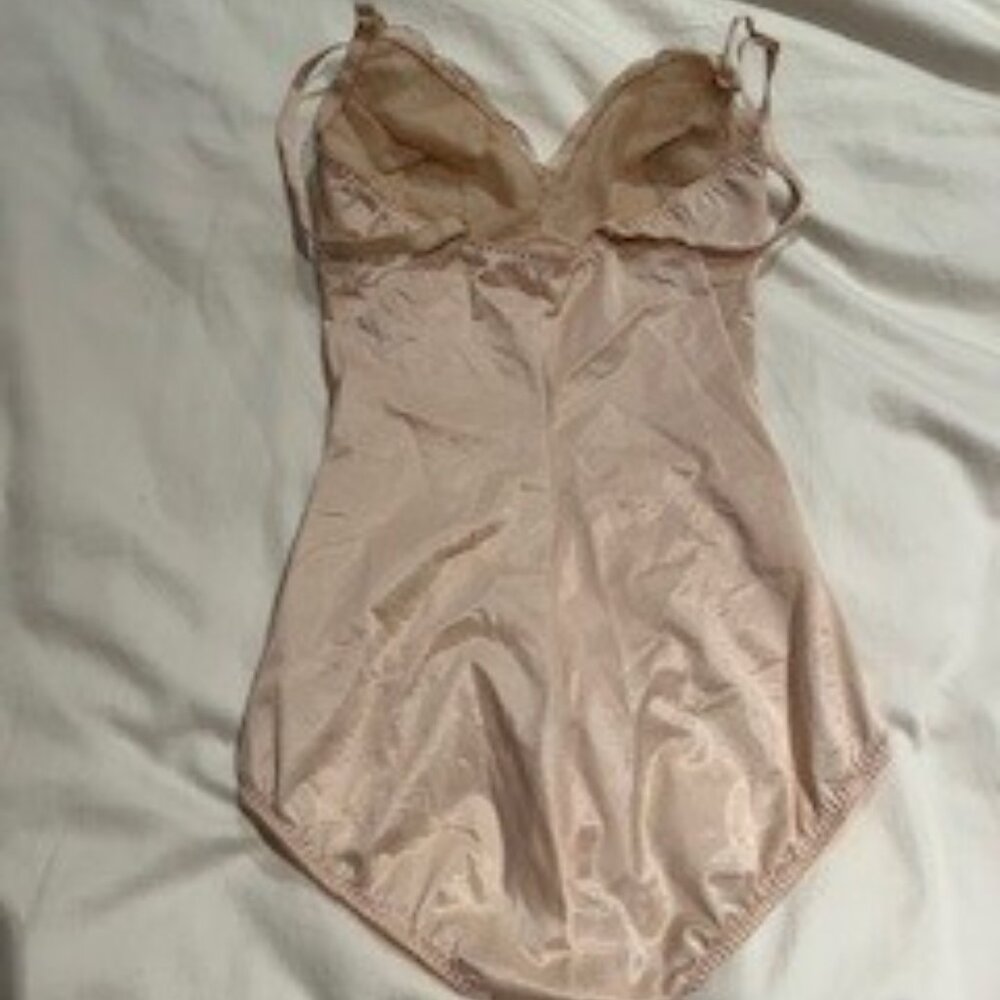 Vintage 60s 70s OLGA Wonder Shapewear Womens 36B Cream One Piece Lingerie USA - Picture 2 of 3